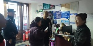 深秋寒风中，他们为困境男子点亮一盏温暖的灯